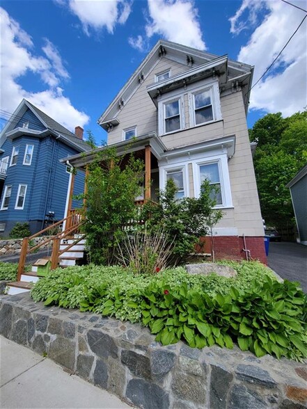 Building Photo - 89 Cedar St