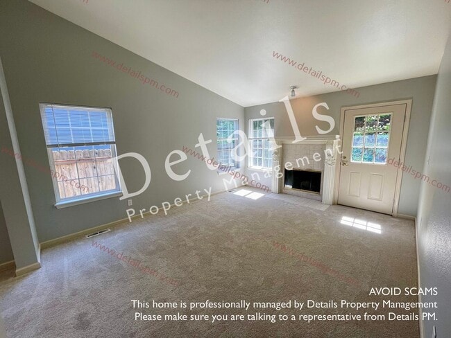 Building Photo - 3 BR bedroom Silverdale Townhouse