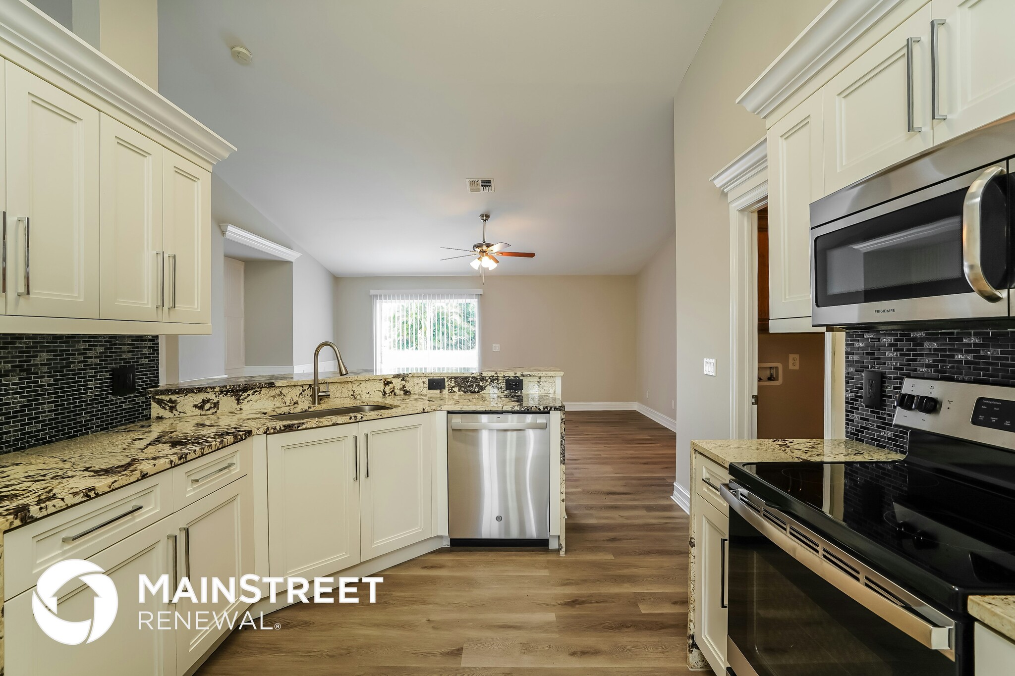 Building Photo - 815 Champion Ave