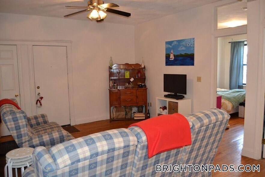 Building Photo - 17 Cummings Rd