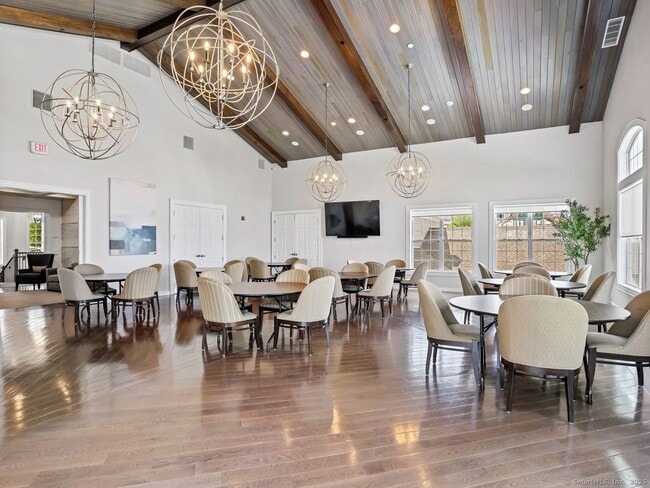 Building Photo - 22 Brentwood Cir