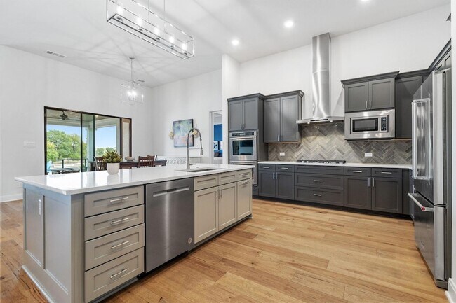 Building Photo - 104 Rolling Hills Ct