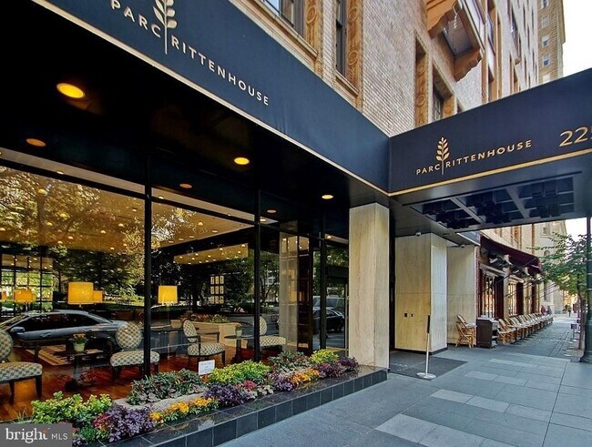 Building Photo - 219 S 18th St