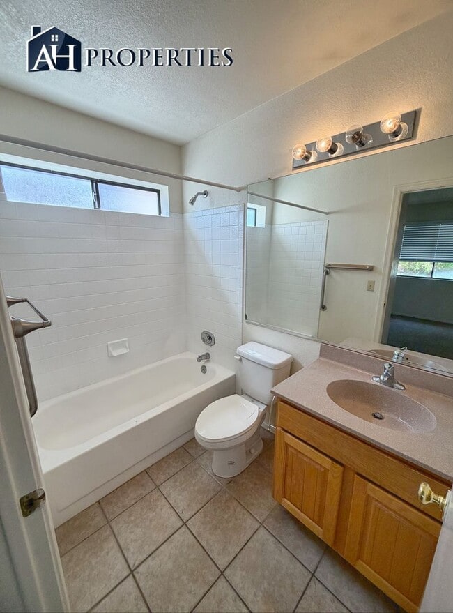 Building Photo - 7203 W Kimberly Way