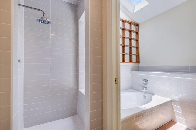 Building Photo - 1748 Ohlen Rd