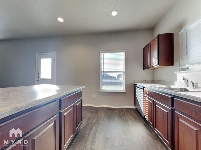 Building Photo - 7508 Twin Pine Ct