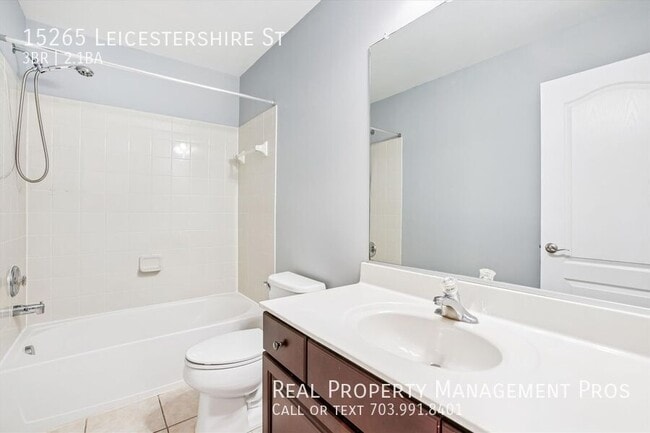 Building Photo - 15265 Leicestershire St