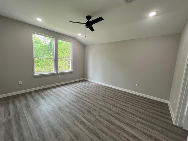 Building Photo - 851 Welch Ln