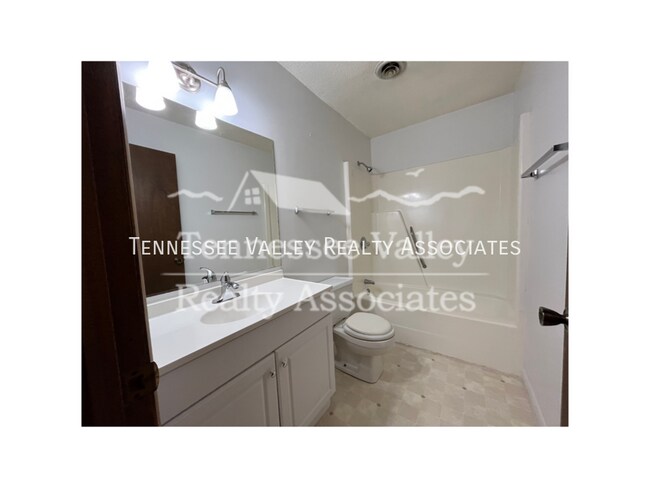 Building Photo - 8500 Olde Colony Trail