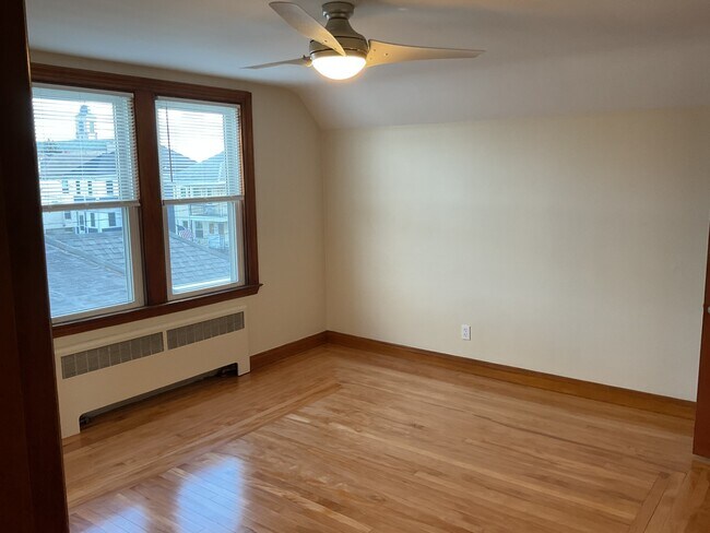 Building Photo - 371 Grand Ave
