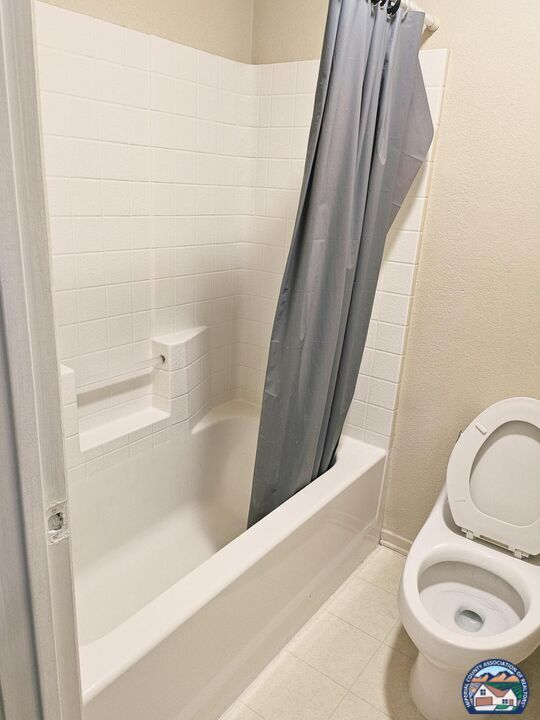 Building Photo - 1481 Rodeo Dr