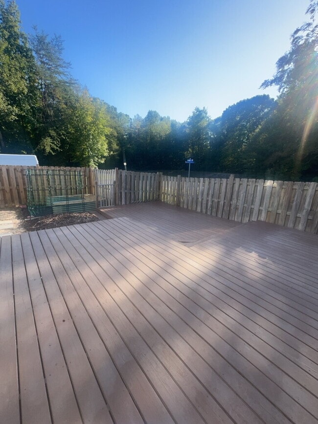 Building Photo - Move-in Special: $100 off of the first mon...