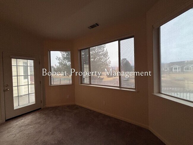 Building Photo - 1054 Camellia Ct