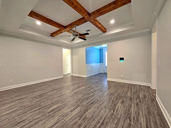 Building Photo - Stylish 4-Bedroom Home with Screened Porch...