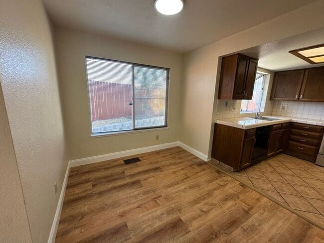 Building Photo - 2701 Pajaro Pl