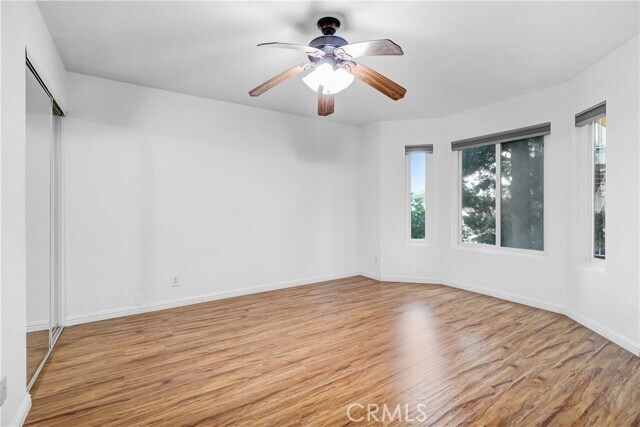 Building Photo - 1637 E 5th St