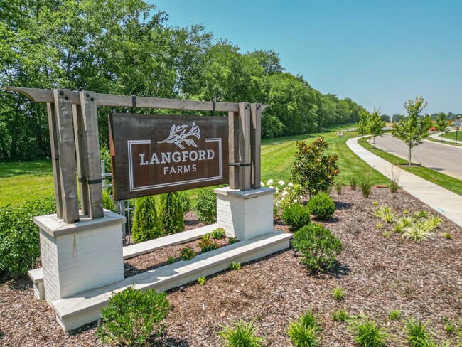 Building Photo - Beautiful Model Home in Langford Farms