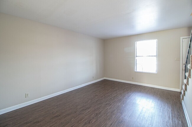 Building Photo - 288 Northridge Dr