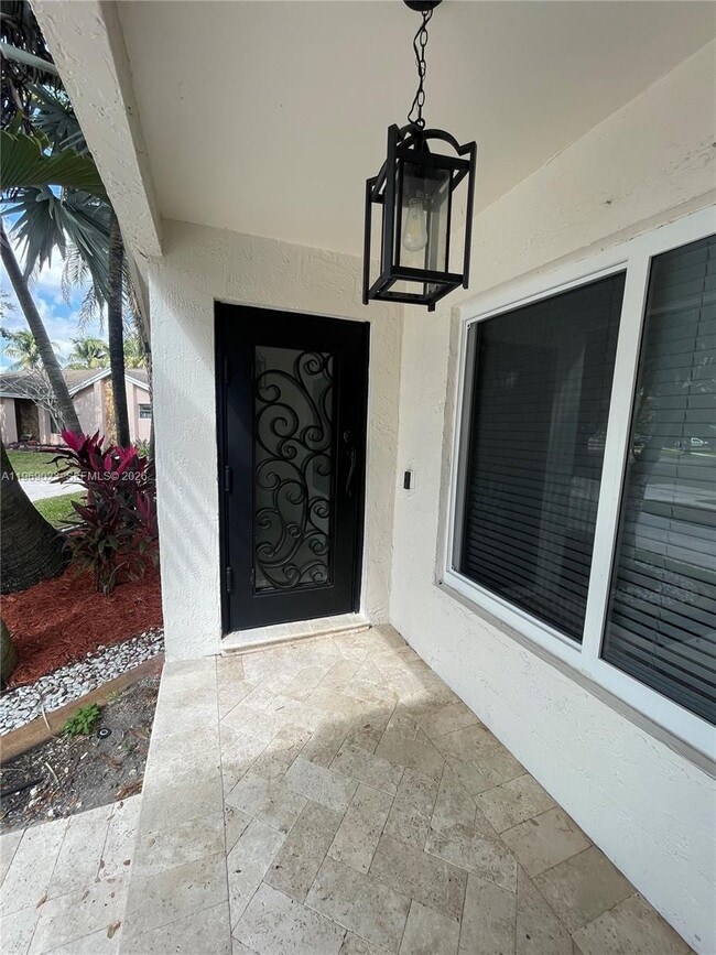 Building Photo - 4960 SW 119th Ave