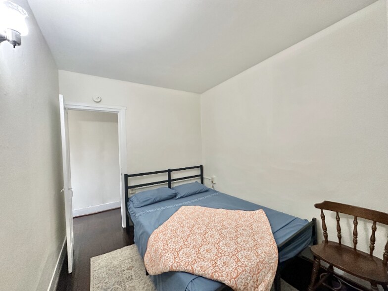 Building Photo - 1001 Cherry St