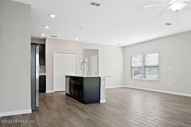 Building Photo - 12783 Josslyn Ln
