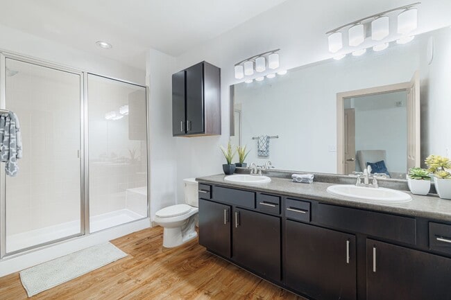 Building Photo - This Is the One!