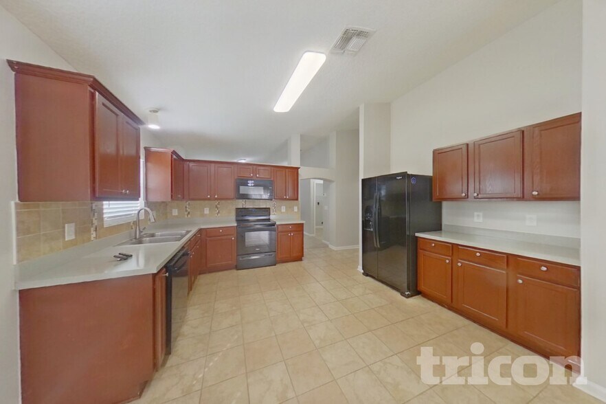 Building Photo - 87 Marisco Way