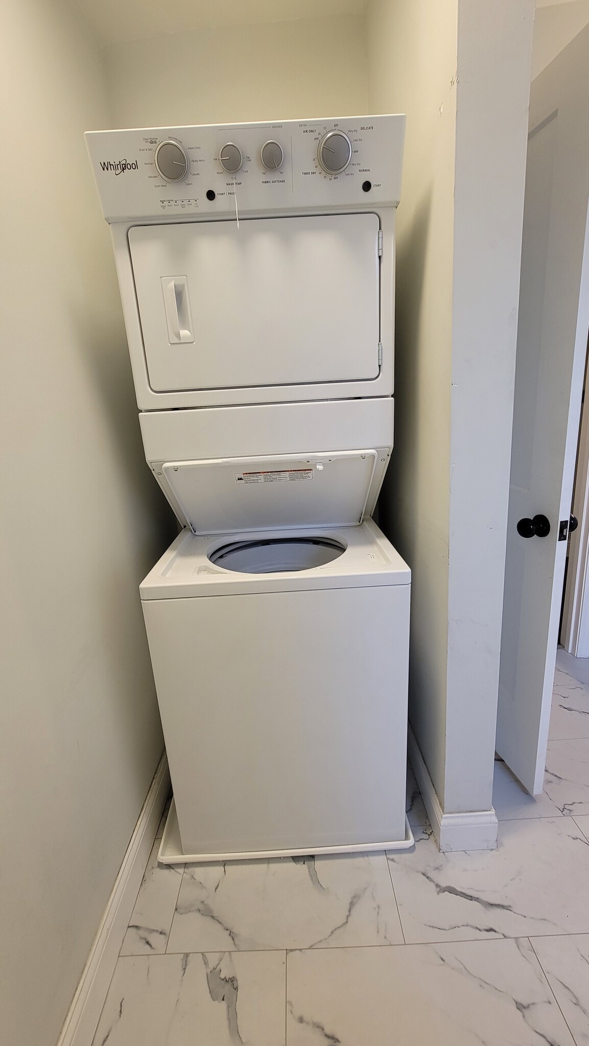 Building Photo - 5537 Holly Hills Ave