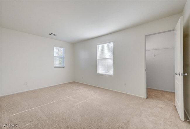 Building Photo - 9252 Valley Ranch Ave