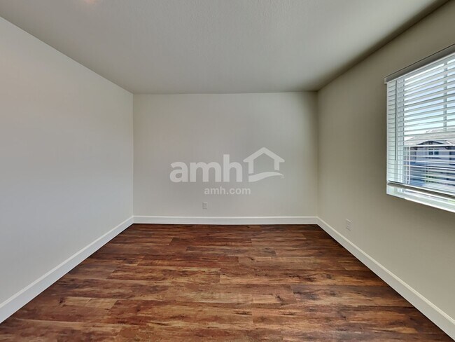 Building Photo - 8850 Carmine Cob Ave