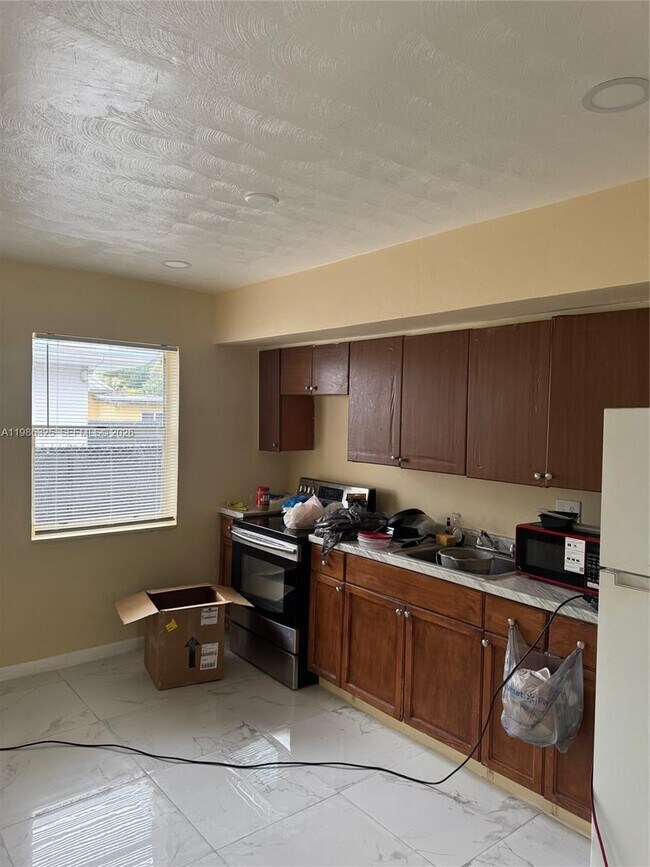 Building Photo - 573 NW 113th St