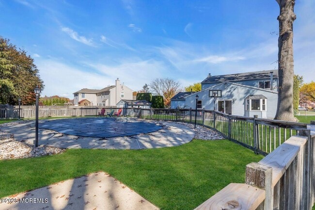 Building Photo - 9 Cherry Hill Ln