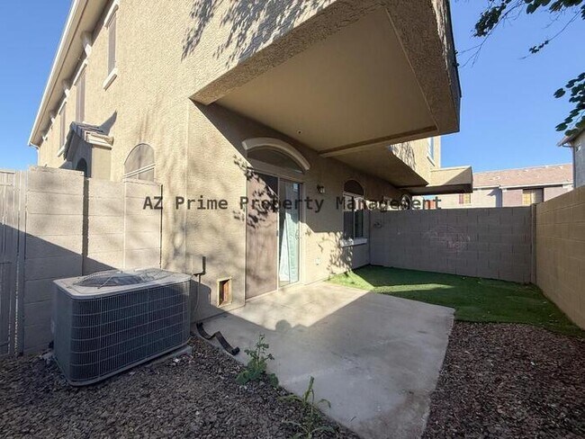 Building Photo - 2150 W Alameda Rd