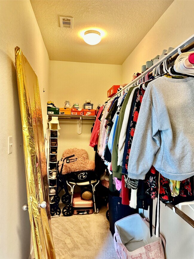 Building Photo - 18622 Each Elm Way