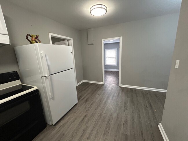 Building Photo - Nick Delsignore