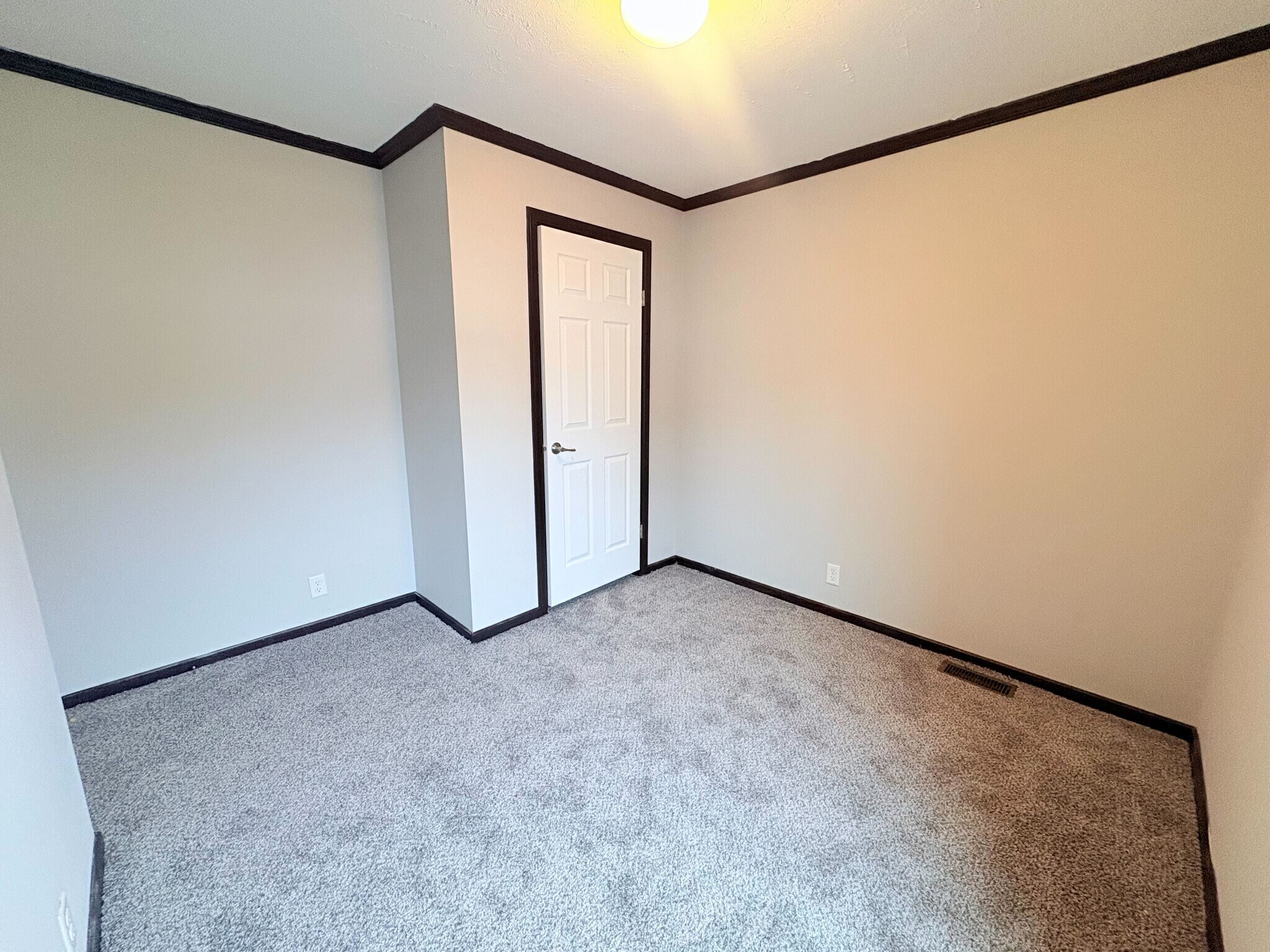 Building Photo - 10694 State Rte 762