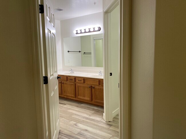 Master bath - 16801 N 94th St