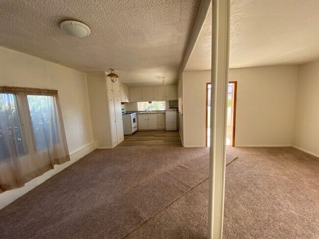 Building Photo - 2 BR Willow Beach with BOAT/RV Marina Membership available!