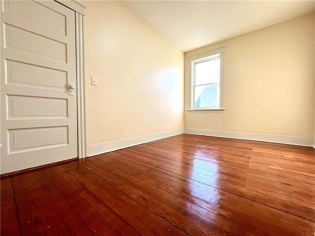 Building Photo - 105 Alverson Ave