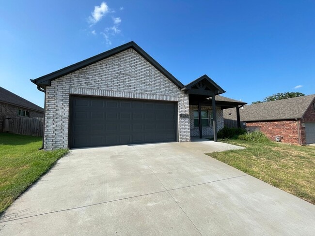 Building Photo - Beautiful home in Bentley Square available...