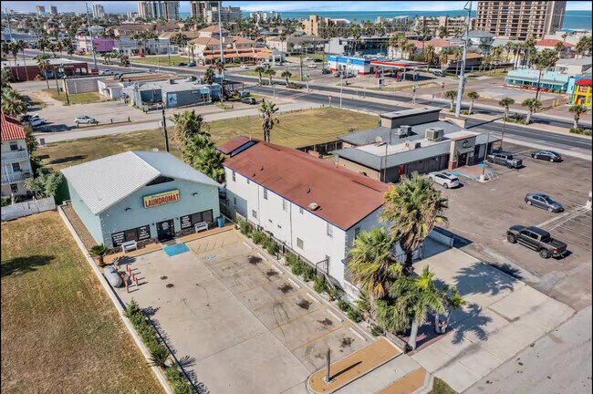 Building Photo - 102 W Corral St