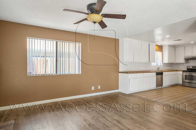Building Photo - 52585 Avenida Velasco