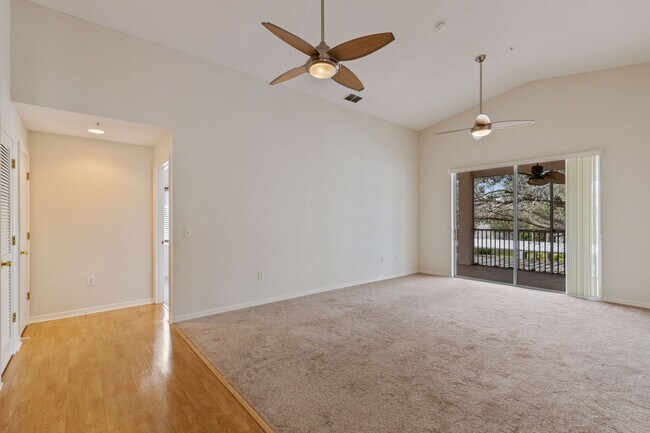 Building Photo - 4240 Central Sarasota Pky