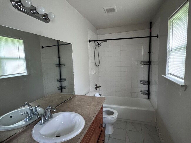 Building Photo - 1430 Shoshoni Trail