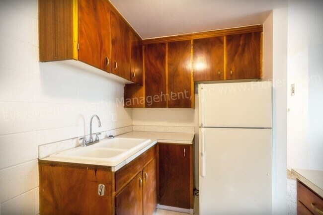 Building Photo - 701 Parker St