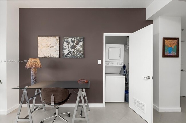 Building Photo - 4925 Collins Ave
