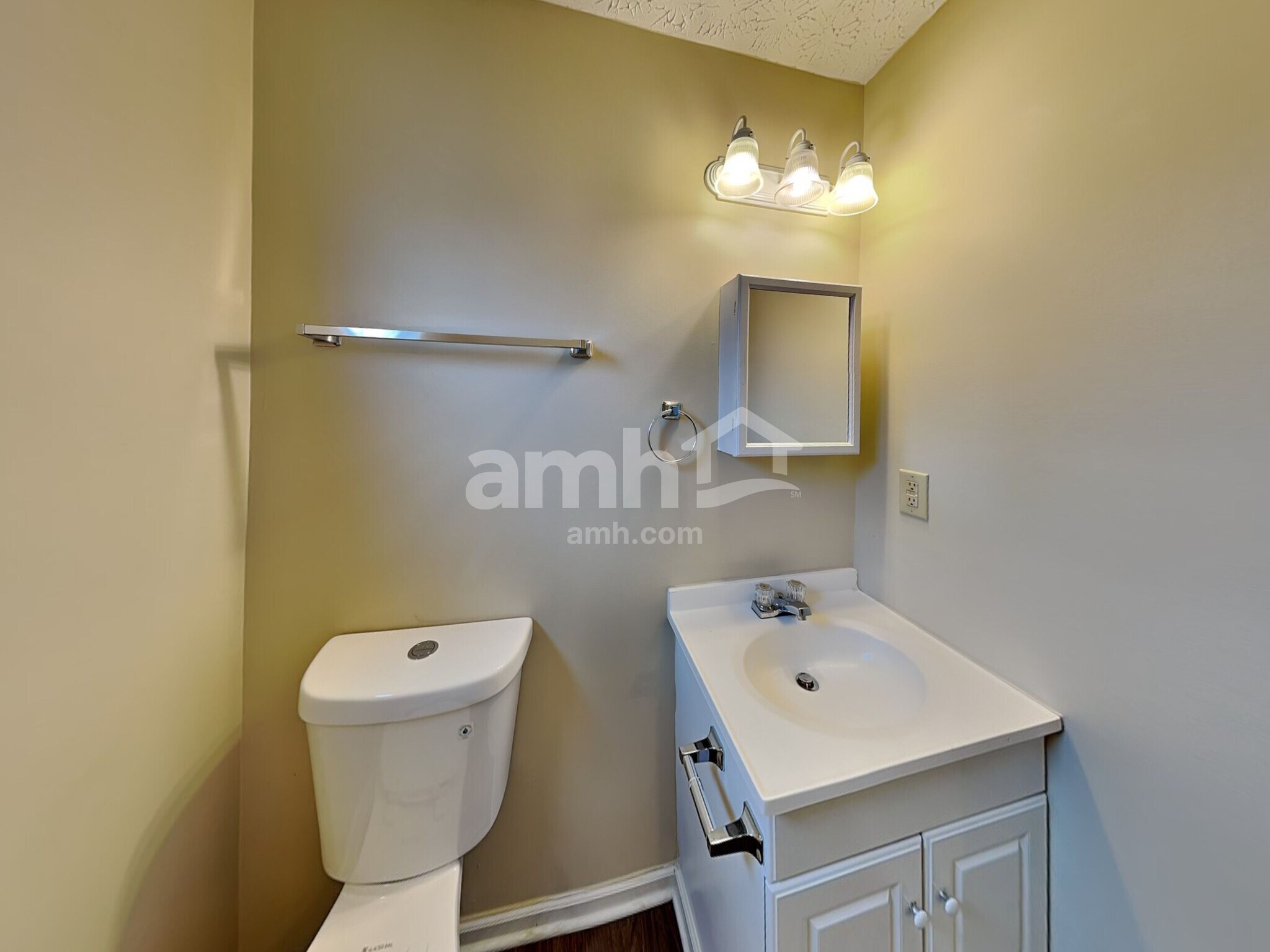 Building Photo - 1713 Convair Dr
