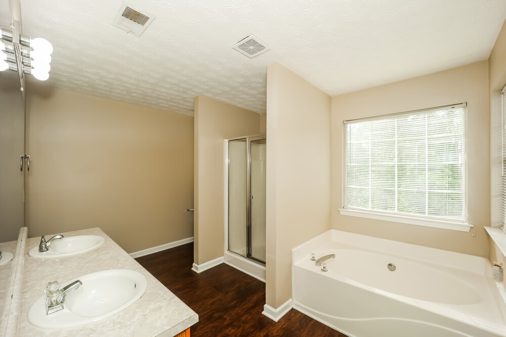 Building Photo - 8639 Glendevon Ct