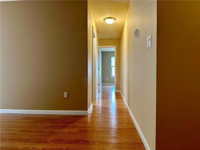 Building Photo - 112 Cartwheel Ct