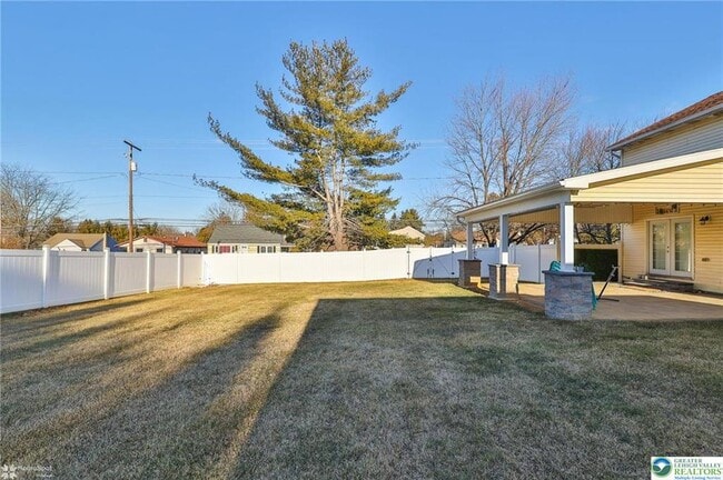 Building Photo - 2811 Kingsview Ave